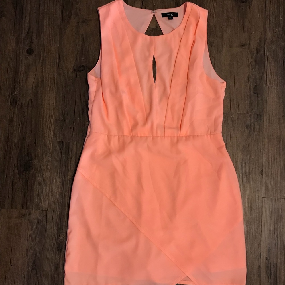 Very J dress with keyhole back